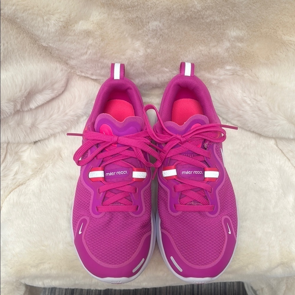Nike Miler React Pink and White Athletic Shoes with Breathable Mesh - Picture 4 of 11